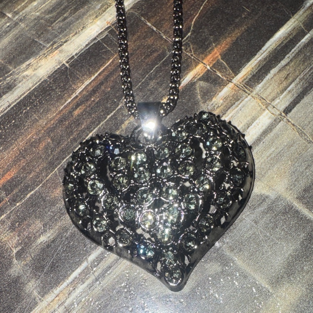 Fashion Elegant Black Heart Sparkling Pendant Necklace